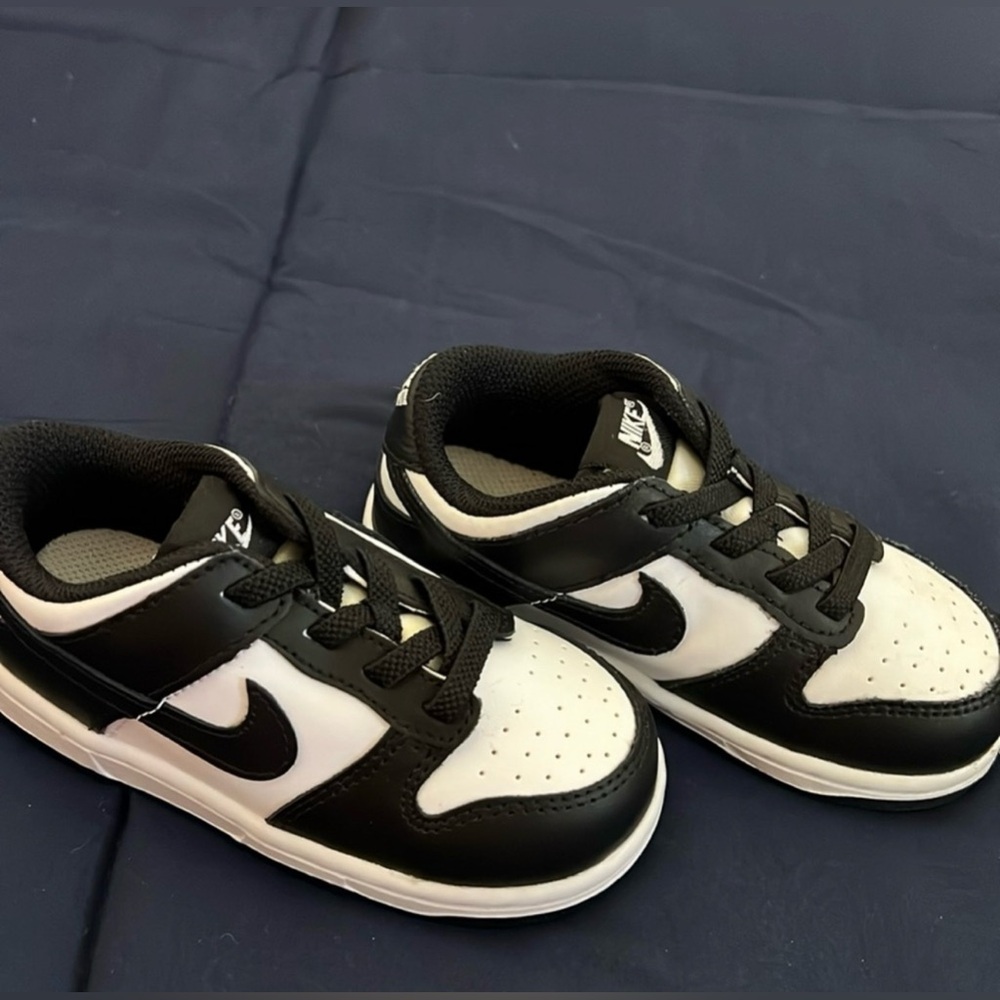Toddler Nike panda dunks